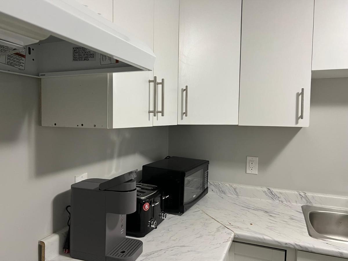 Cozy Modern And Lavish 1 Bedroom Basement Suite Winnipeg Eksteriør bilde